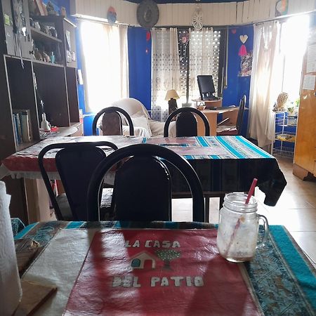 Hostel La Casa Del Patio Bb Баия-Бланка Экстерьер фото