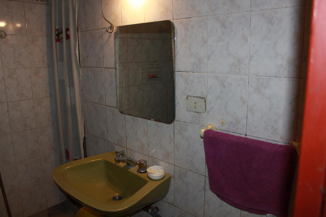 Hostel La Casa Del Patio Bb Баия-Бланка Экстерьер фото